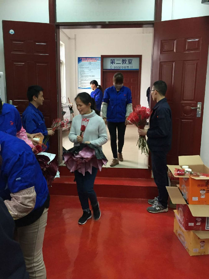 深化婦女普法教育，促進(jìn)構(gòu)建和諧銀億